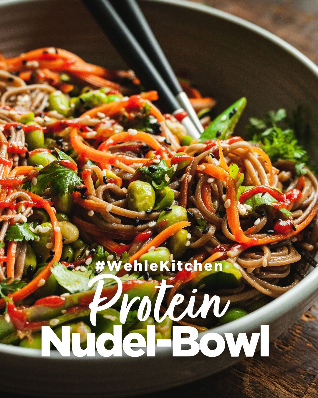 🥢 Eiweiß-Nudel-Bowl mit neutralem Whey – Fitness trifft Asian Fusion