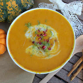 Kürbis-Karotten-Suppe mit Kokosmilch