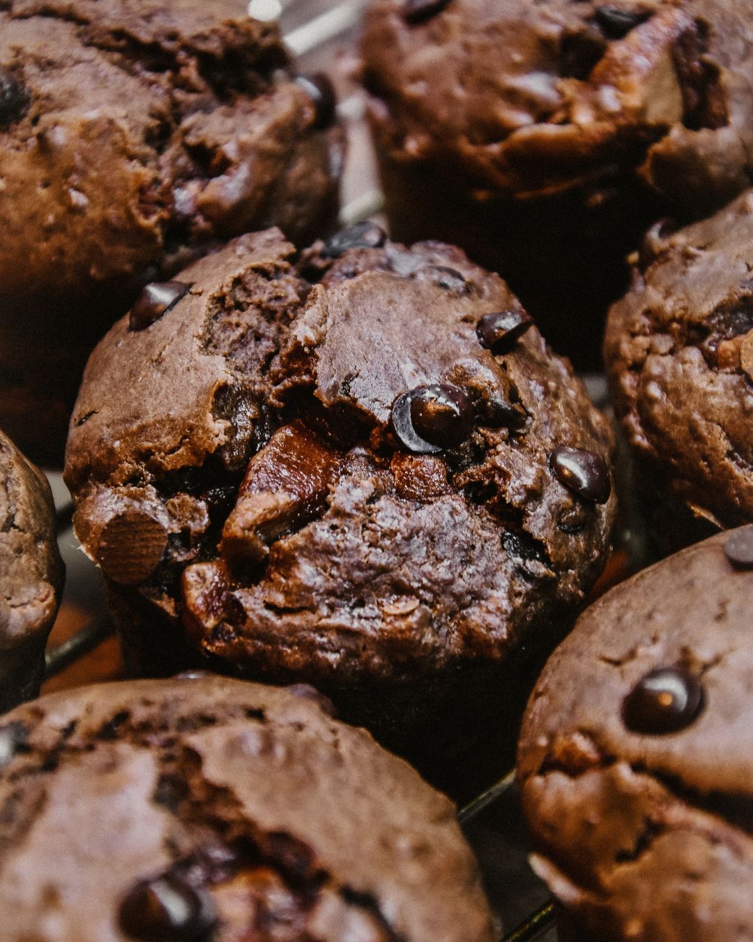 🍫 Zuckerfreie Protein-Schokoladen-Muffins mit einem tropischen Touch